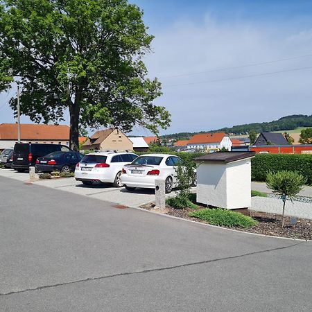 Familien- Und Apartmenthotel Lerchenberghof Walddorf  Dış mekan fotoğraf